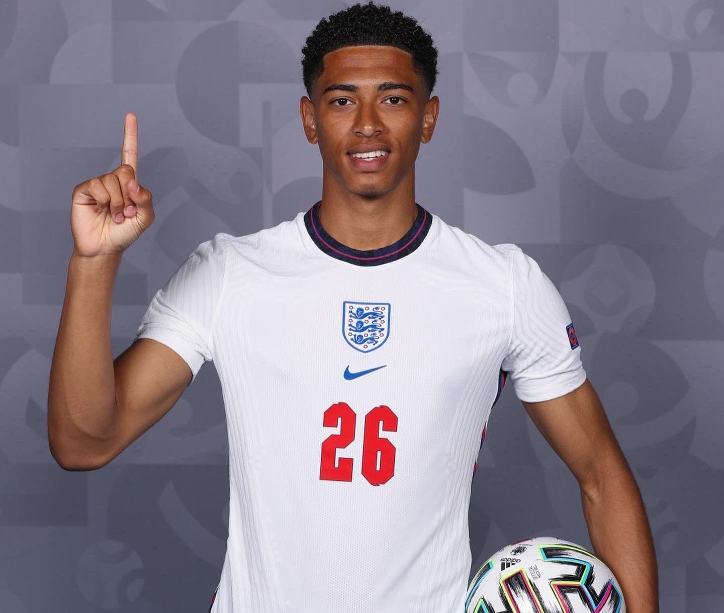 LPL冠军打野身败名裂！1场比赛被抢3条龙，观众：BLG是对的