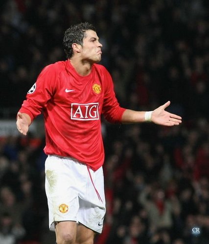 曝滕哈赫同意C罗冬窗离队切尔西老板提供1.5年合同