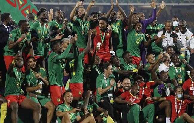 [图]刘若钒进球于汉超破门 上海申花平上海海港