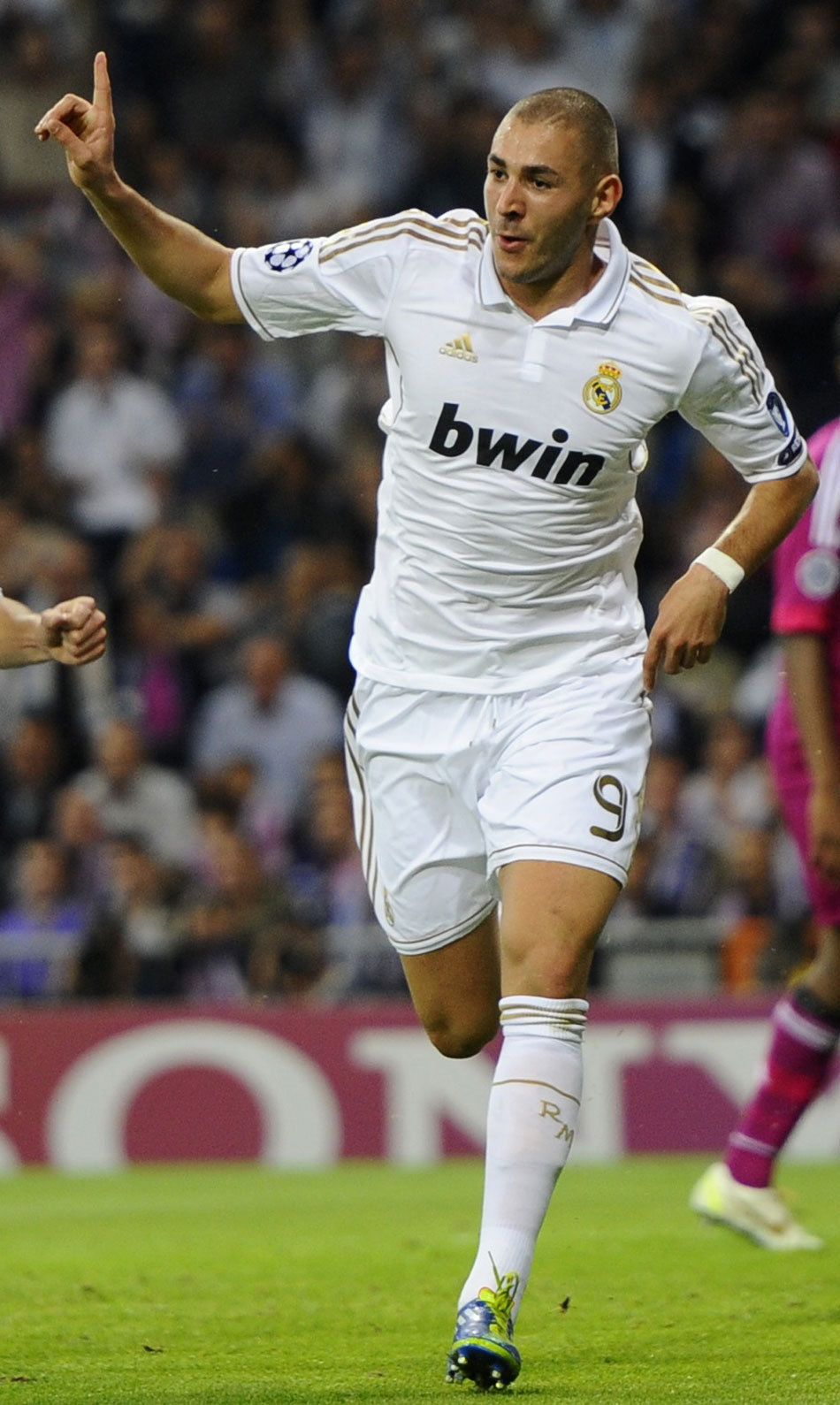 德媒：高井幸大租借加盟门兴6个月，门兴拥有其选择买断权