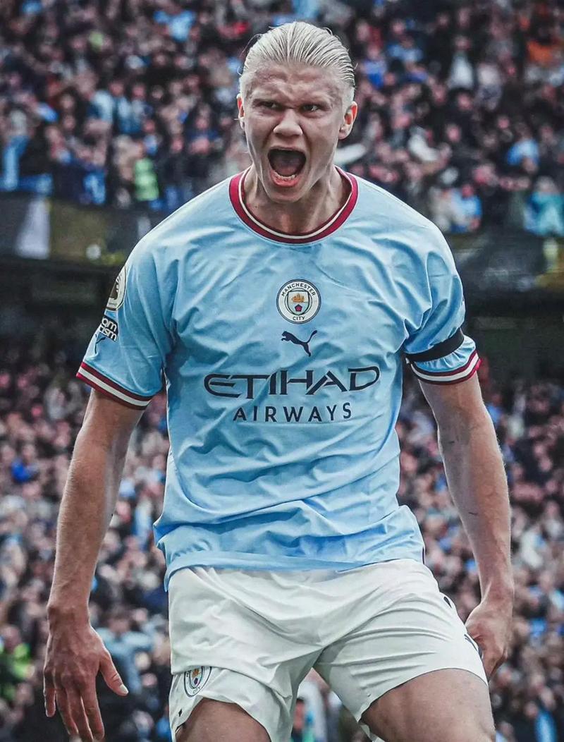 摊手要球被无视+后脑被撞再登场！杨瀚森拼尽全力