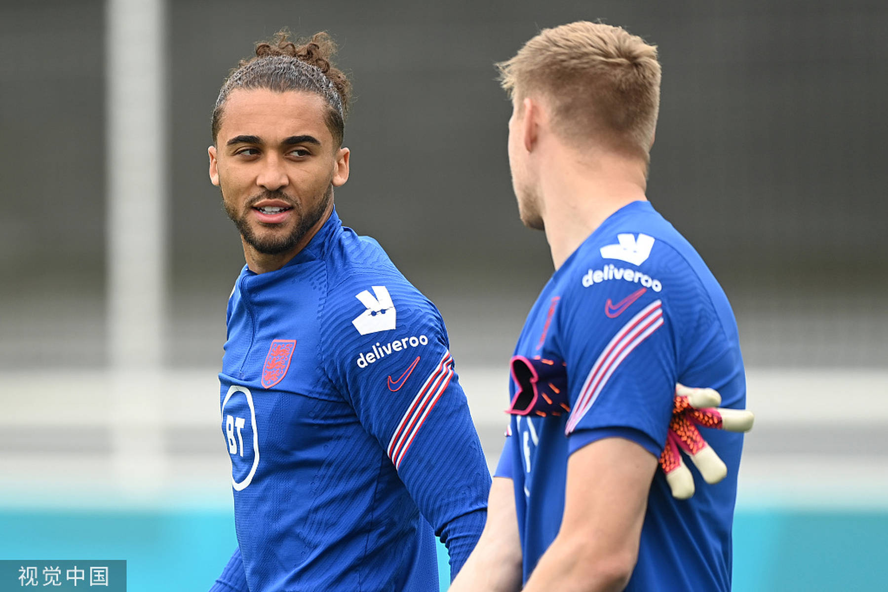 考虑下场欧冠关闭南看台，德雷森：放烟火的球迷需管理